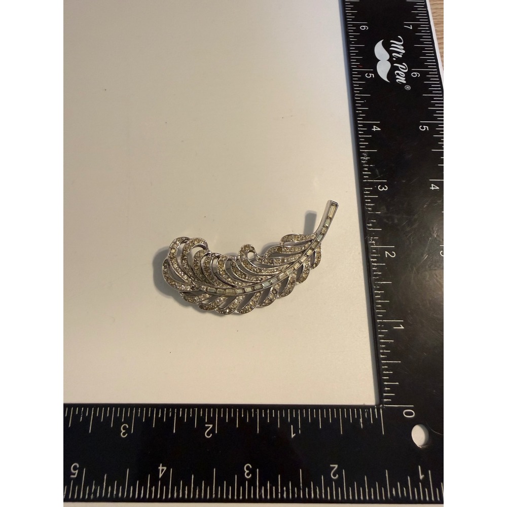 Vintage Crown Trifari Silver Tone Rhinestone Feather Plume Brooch Pin Baguette